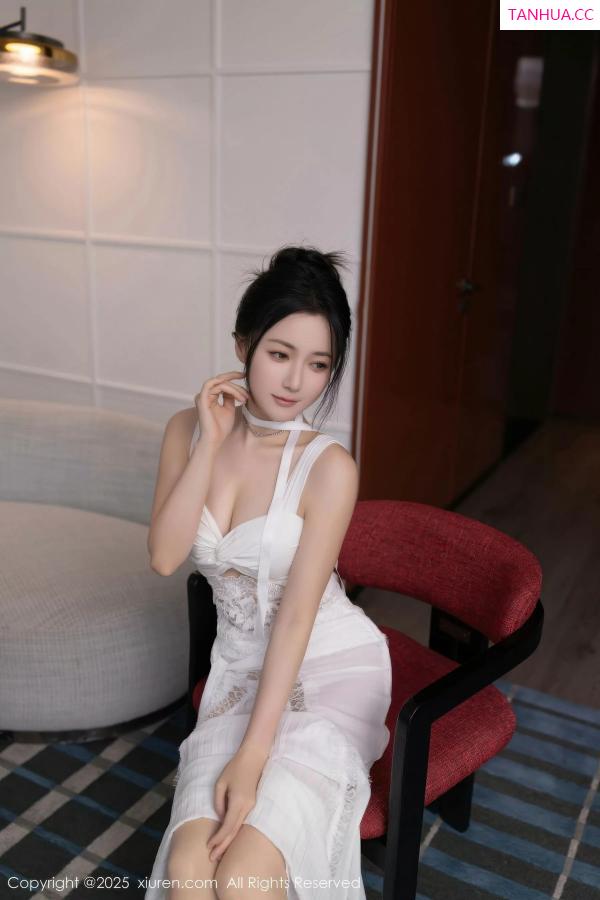 鱼子酱fish  [XiuRen]高清写真图 2025.10.24 No.10911 鱼子酱Fish 无内肉丝第12张图片